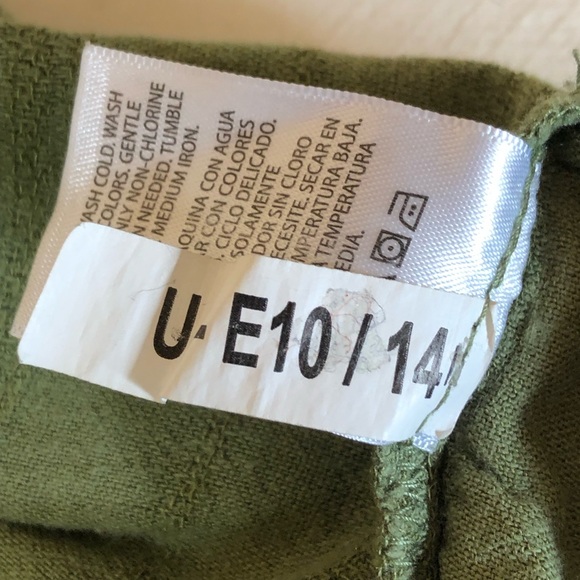 Women’s Time and Tru Green Blouse, Medium (8-10) pre-owned, pet/smoke free home - Picture 7 of 10